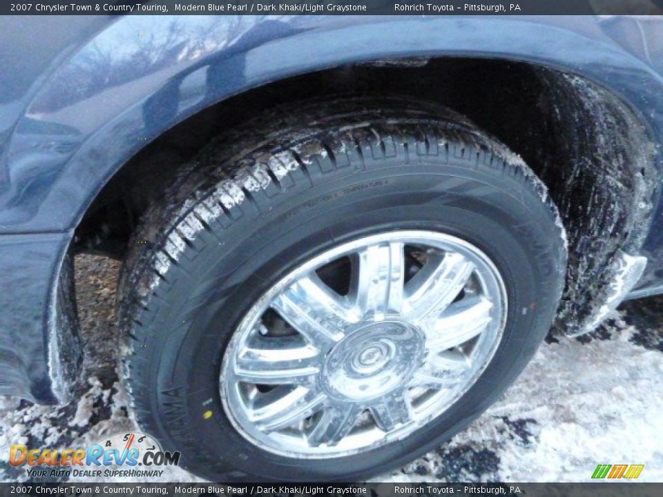 2007 Chrysler Town & Country Touring Modern Blue Pearl / Dark Khaki/Light Graystone Photo #8