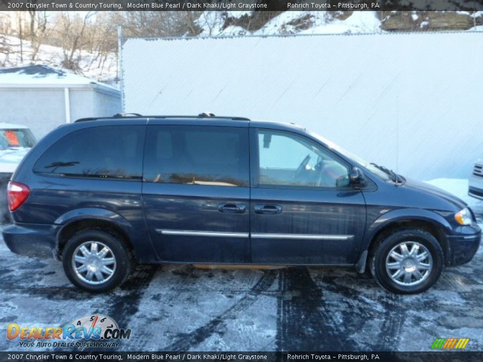 2007 Chrysler Town & Country Touring Modern Blue Pearl / Dark Khaki/Light Graystone Photo #10