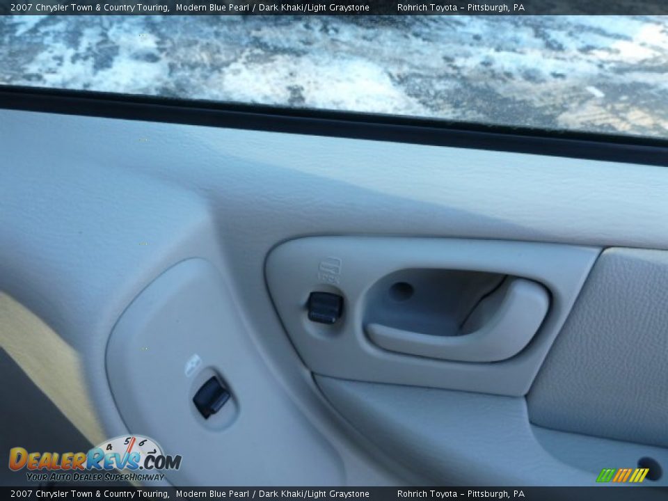 2007 Chrysler Town & Country Touring Modern Blue Pearl / Dark Khaki/Light Graystone Photo #11