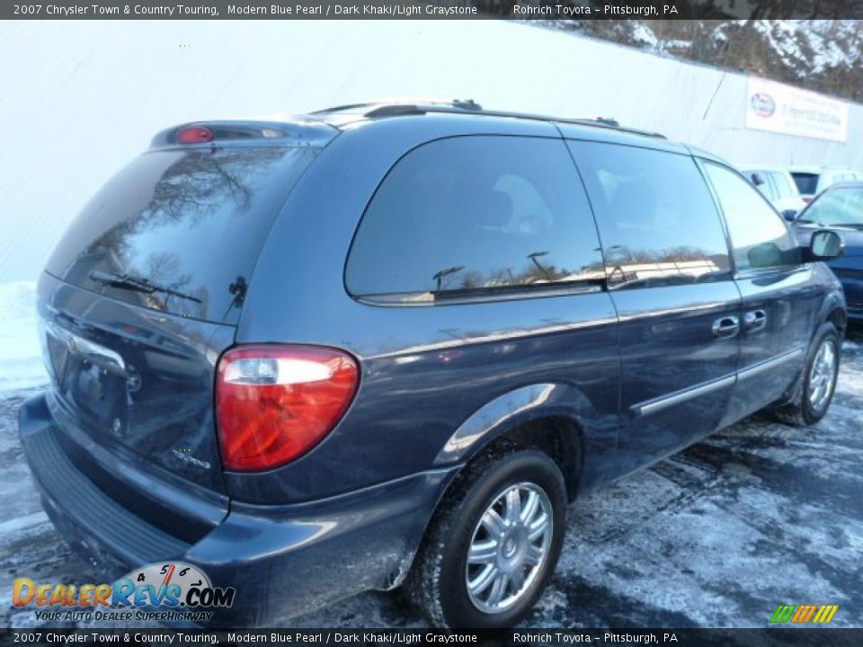 2007 Chrysler Town & Country Touring Modern Blue Pearl / Dark Khaki/Light Graystone Photo #15