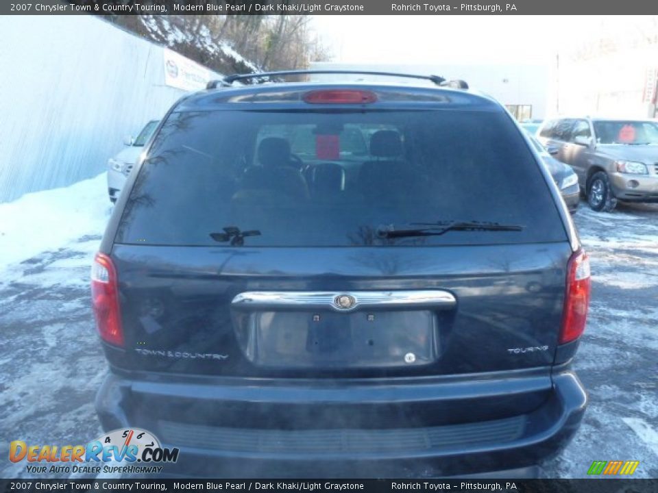 2007 Chrysler Town & Country Touring Modern Blue Pearl / Dark Khaki/Light Graystone Photo #16