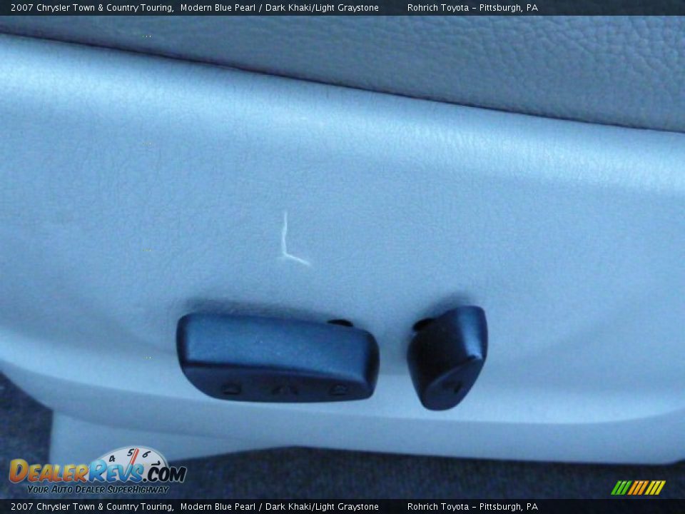 2007 Chrysler Town & Country Touring Modern Blue Pearl / Dark Khaki/Light Graystone Photo #21