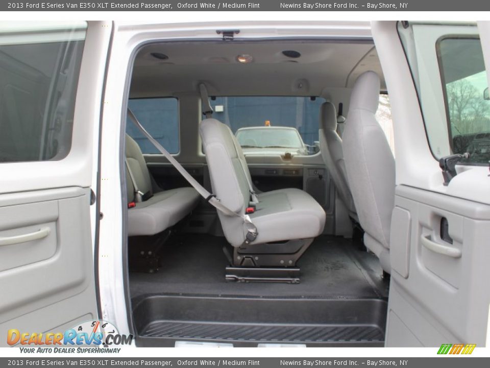 2013 Ford E Series Van E350 XLT Extended Passenger Oxford White / Medium Flint Photo #20
