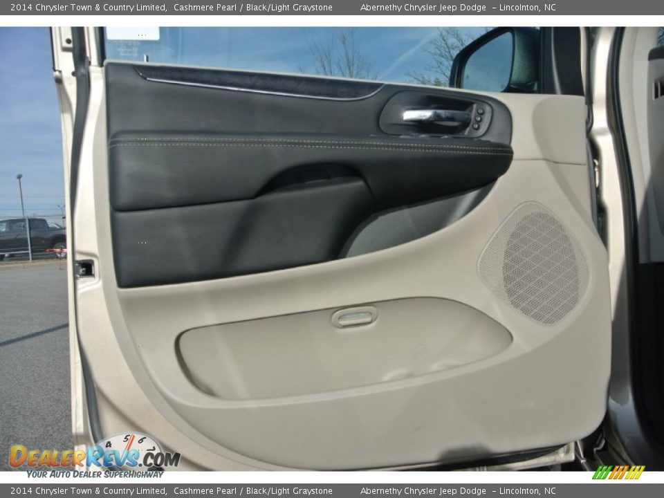 2014 Chrysler Town & Country Limited Cashmere Pearl / Black/Light Graystone Photo #7