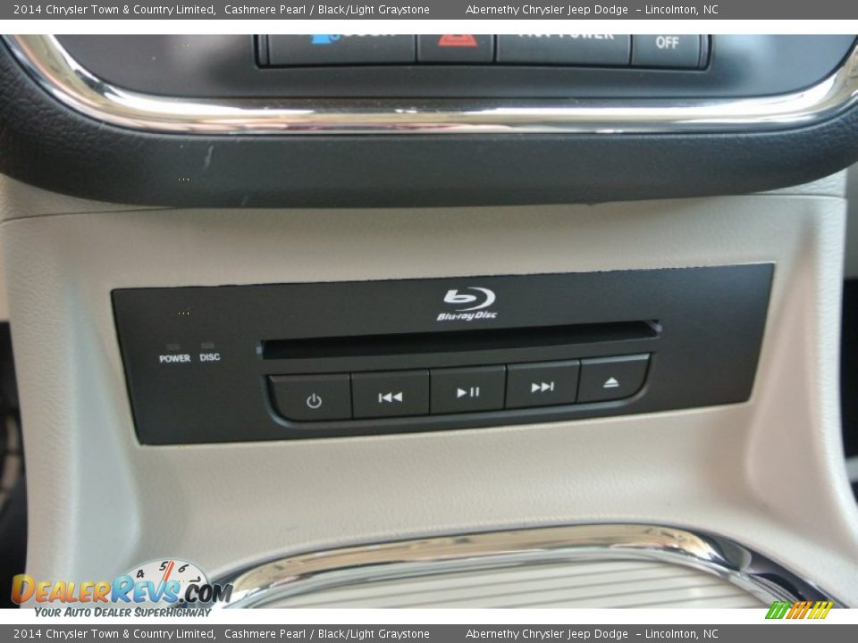 Controls of 2014 Chrysler Town & Country Limited Photo #13