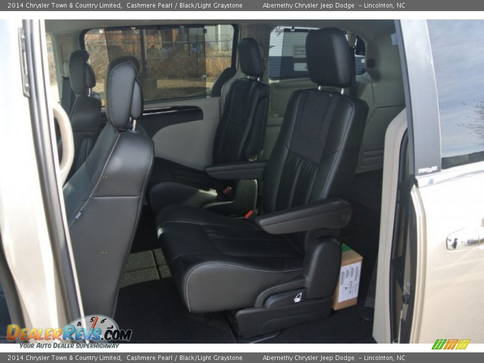 Rear Seat of 2014 Chrysler Town & Country Limited Photo #16