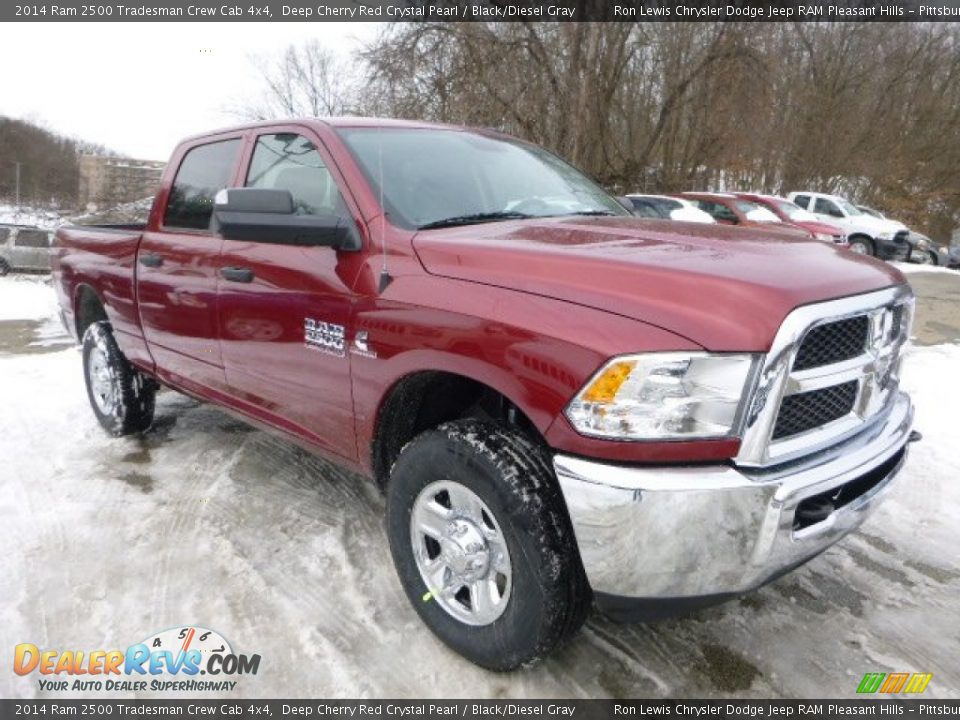 Front 3/4 View of 2014 Ram 2500 Tradesman Crew Cab 4x4 Photo #6
