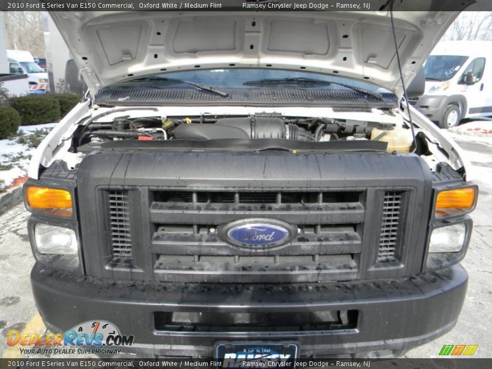 2010 Ford E Series Van E150 Commercial Oxford White / Medium Flint Photo #3