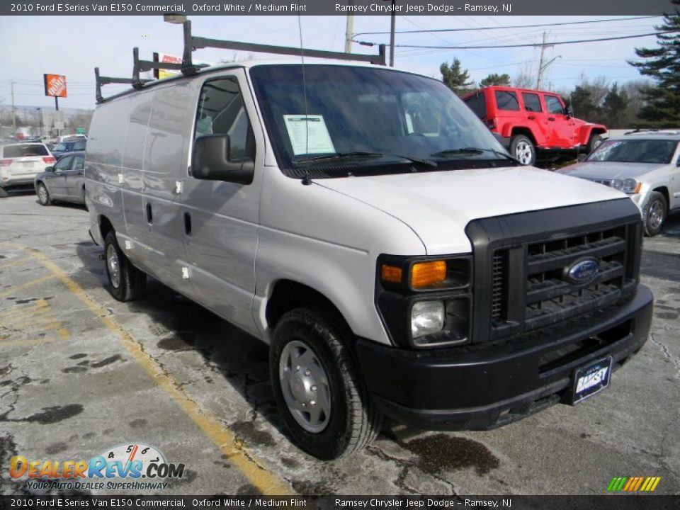 2010 Ford E Series Van E150 Commercial Oxford White / Medium Flint Photo #4