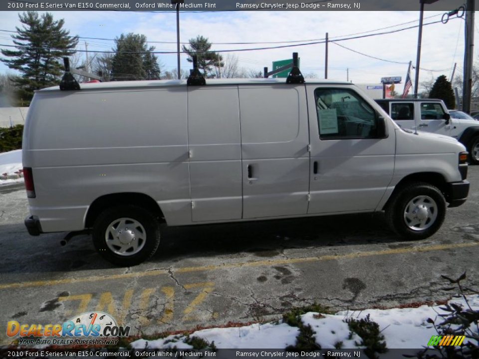 2010 Ford E Series Van E150 Commercial Oxford White / Medium Flint Photo #5