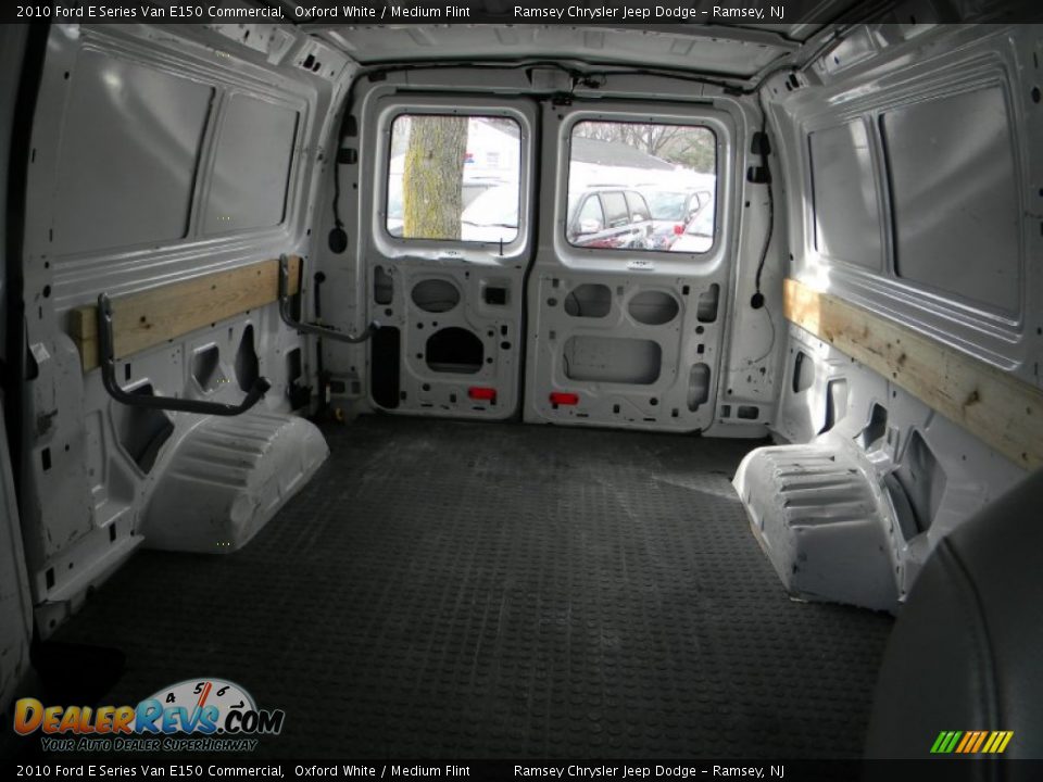 2010 Ford E Series Van E150 Commercial Oxford White / Medium Flint Photo #11