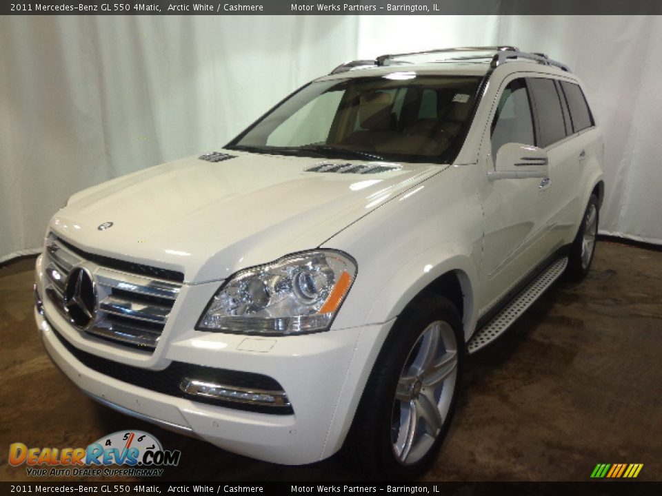 Front 3/4 View of 2011 Mercedes-Benz GL 550 4Matic Photo #4