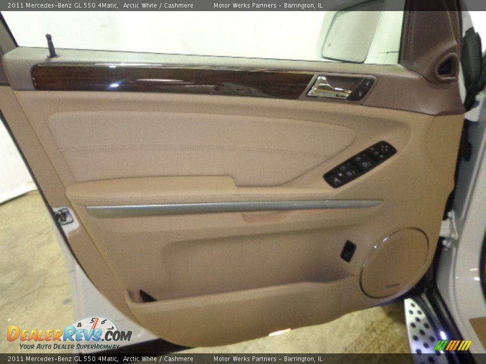 2011 Mercedes-Benz GL 550 4Matic Arctic White / Cashmere Photo #22