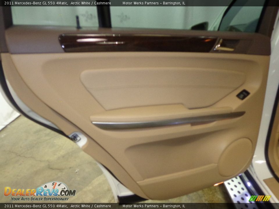 2011 Mercedes-Benz GL 550 4Matic Arctic White / Cashmere Photo #27