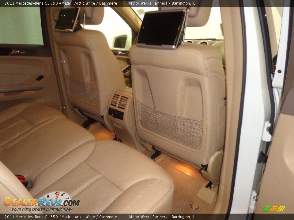 2011 Mercedes-Benz GL 550 4Matic Arctic White / Cashmere Photo #33