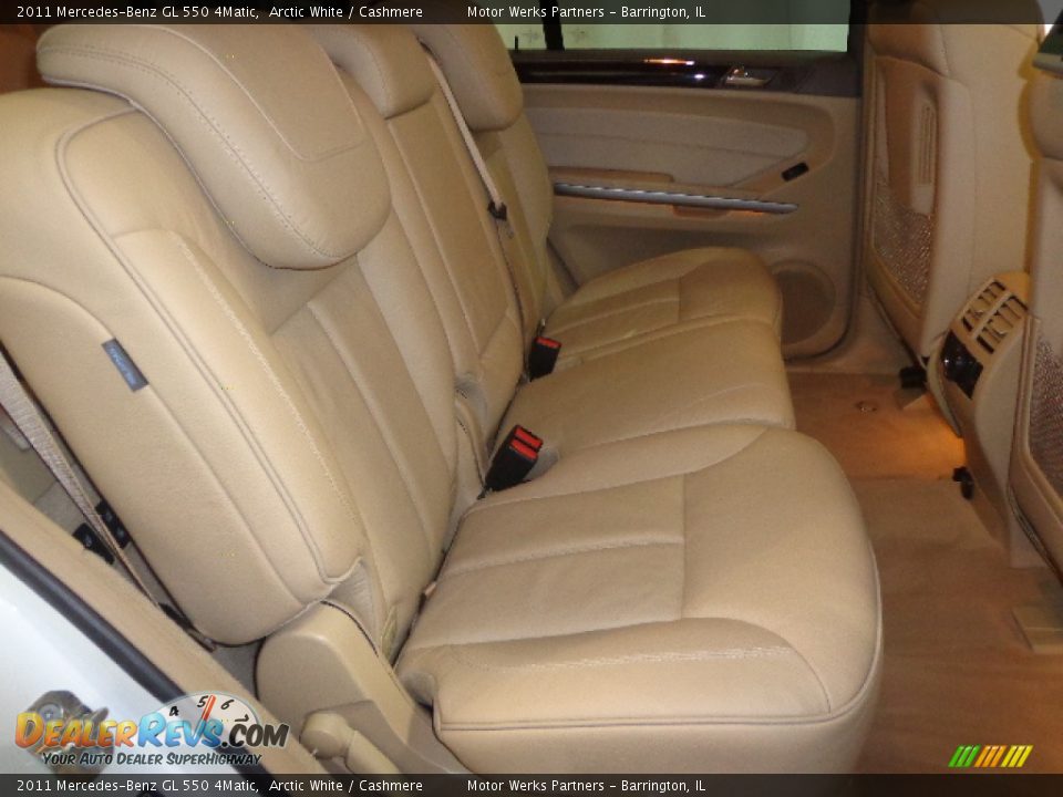 2011 Mercedes-Benz GL 550 4Matic Arctic White / Cashmere Photo #34