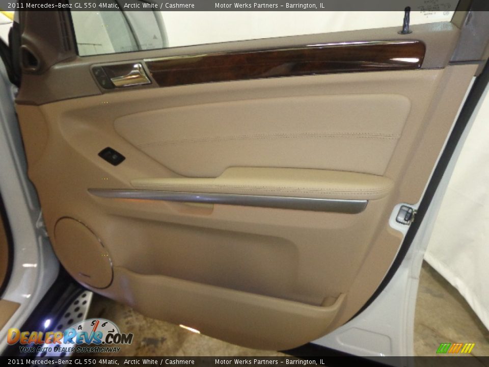 2011 Mercedes-Benz GL 550 4Matic Arctic White / Cashmere Photo #36