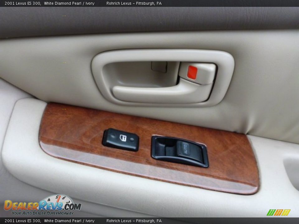 2001 Lexus ES 300 White Diamond Pearl / Ivory Photo #13