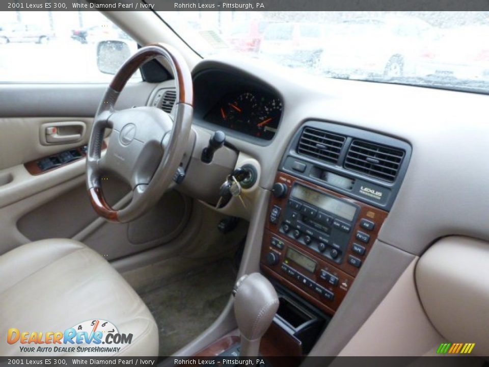 2001 Lexus ES 300 White Diamond Pearl / Ivory Photo #14