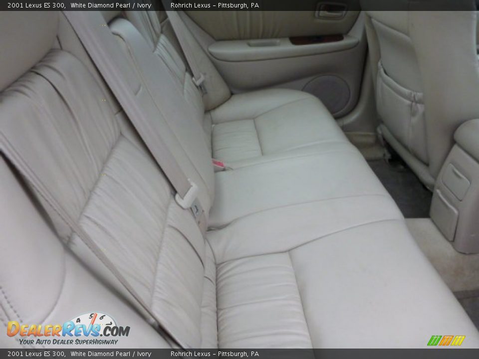 2001 Lexus ES 300 White Diamond Pearl / Ivory Photo #17