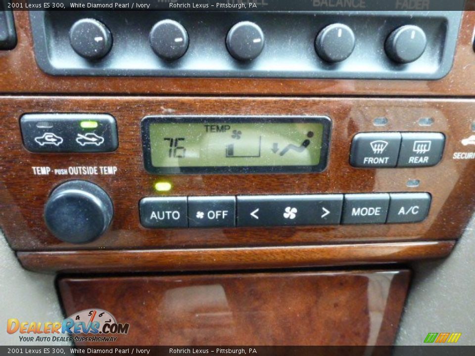 2001 Lexus ES 300 White Diamond Pearl / Ivory Photo #24