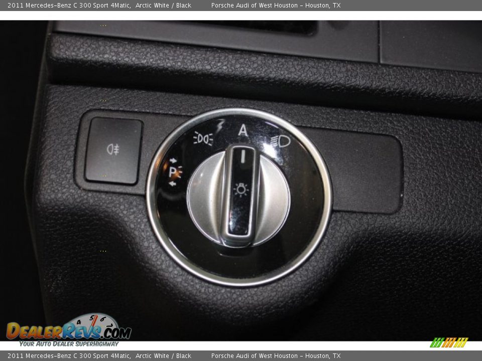 2011 Mercedes-Benz C 300 Sport 4Matic Arctic White / Black Photo #28