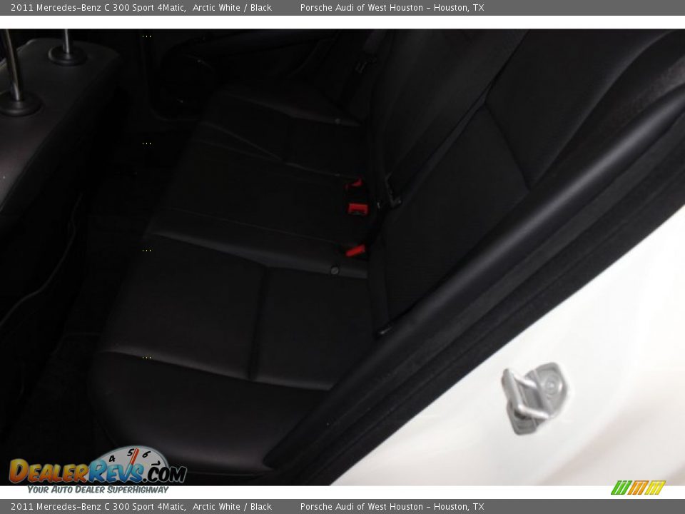 2011 Mercedes-Benz C 300 Sport 4Matic Arctic White / Black Photo #31