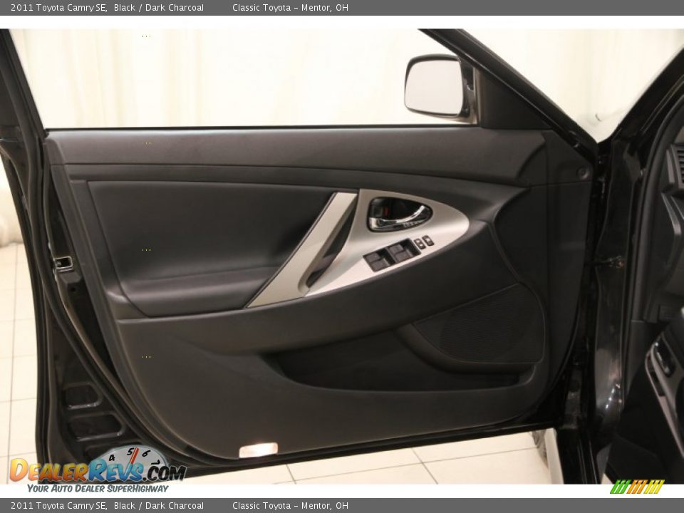 2011 Toyota Camry SE Black / Dark Charcoal Photo #4