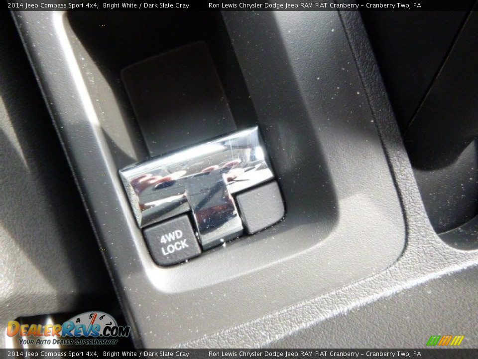 2014 Jeep Compass Sport 4x4 Bright White / Dark Slate Gray Photo #16
