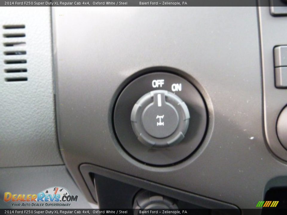 2014 Ford F250 Super Duty XL Regular Cab 4x4 Oxford White / Steel Photo #15