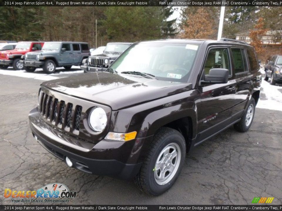 Front 3/4 View of 2014 Jeep Patriot Sport 4x4 Photo #2