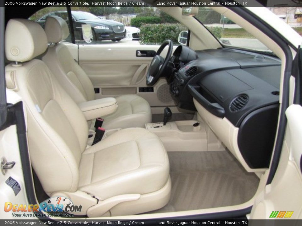 2006 Volkswagen New Beetle 2.5 Convertible Harvest Moon Beige / Cream Photo #4