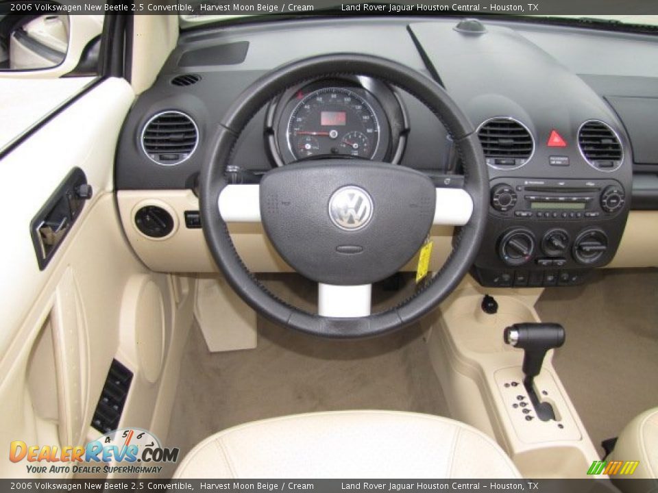 2006 Volkswagen New Beetle 2.5 Convertible Harvest Moon Beige / Cream Photo #18