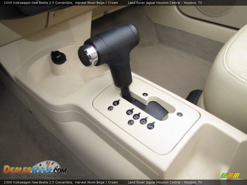 2006 Volkswagen New Beetle 2.5 Convertible Harvest Moon Beige / Cream Photo #23