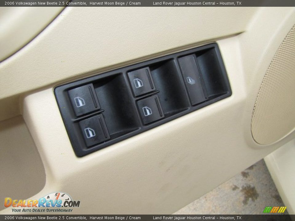 2006 Volkswagen New Beetle 2.5 Convertible Harvest Moon Beige / Cream Photo #33