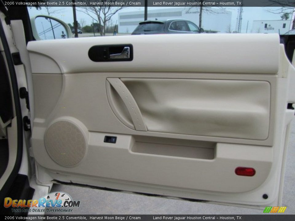 2006 Volkswagen New Beetle 2.5 Convertible Harvest Moon Beige / Cream Photo #36