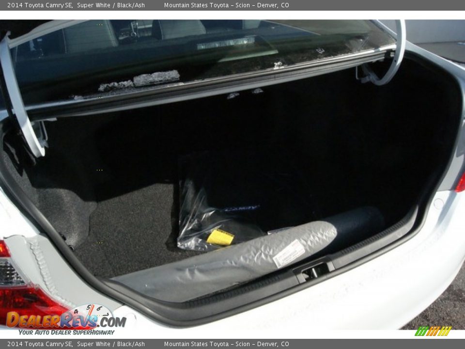 2014 Toyota Camry SE Super White / Black/Ash Photo #8