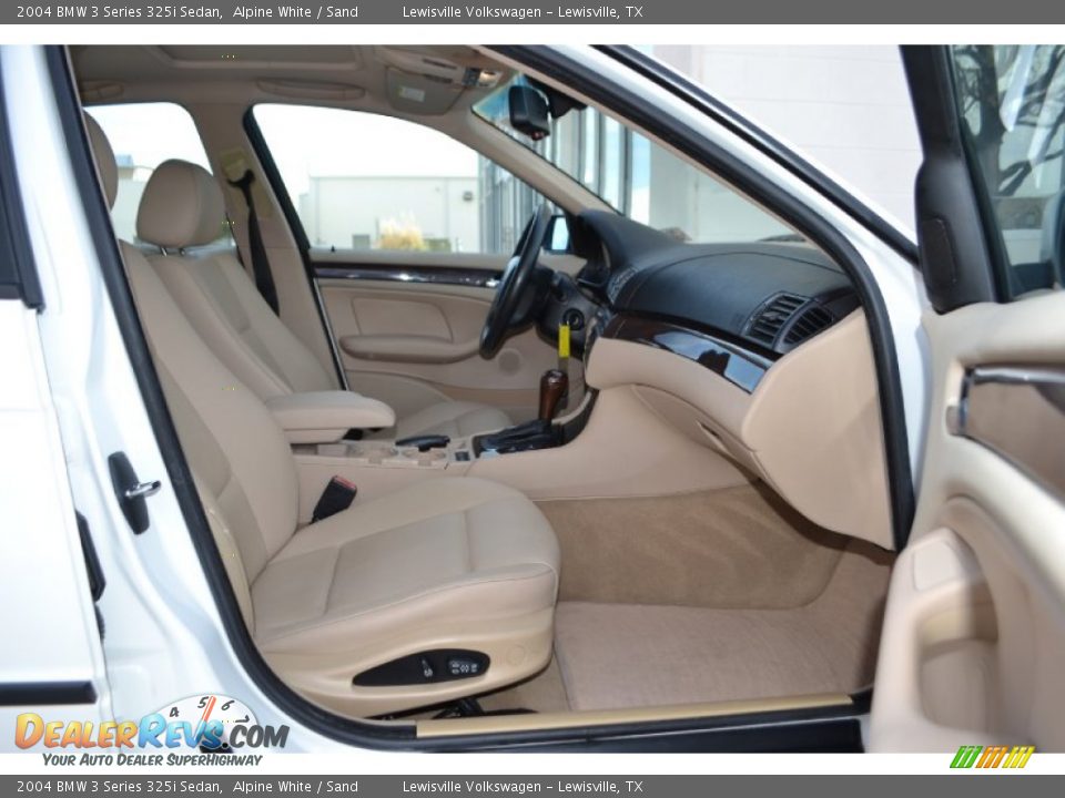 2004 BMW 3 Series 325i Sedan Alpine White / Sand Photo #10