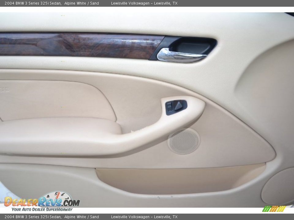 2004 BMW 3 Series 325i Sedan Alpine White / Sand Photo #13