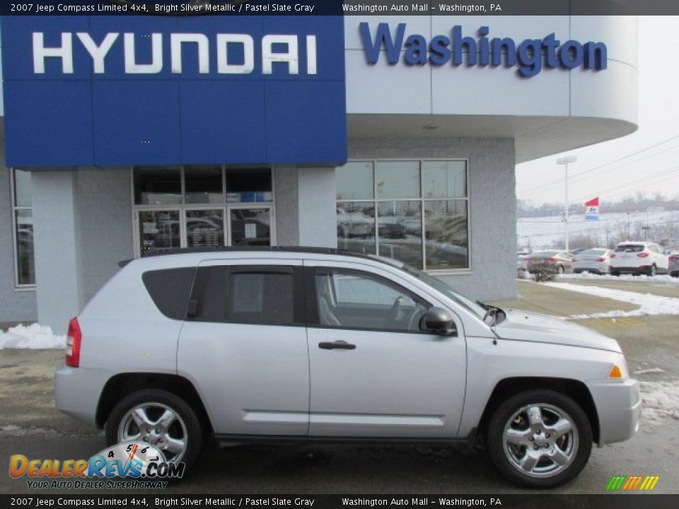 2007 Jeep Compass Limited 4x4 Bright Silver Metallic / Pastel Slate Gray Photo #2