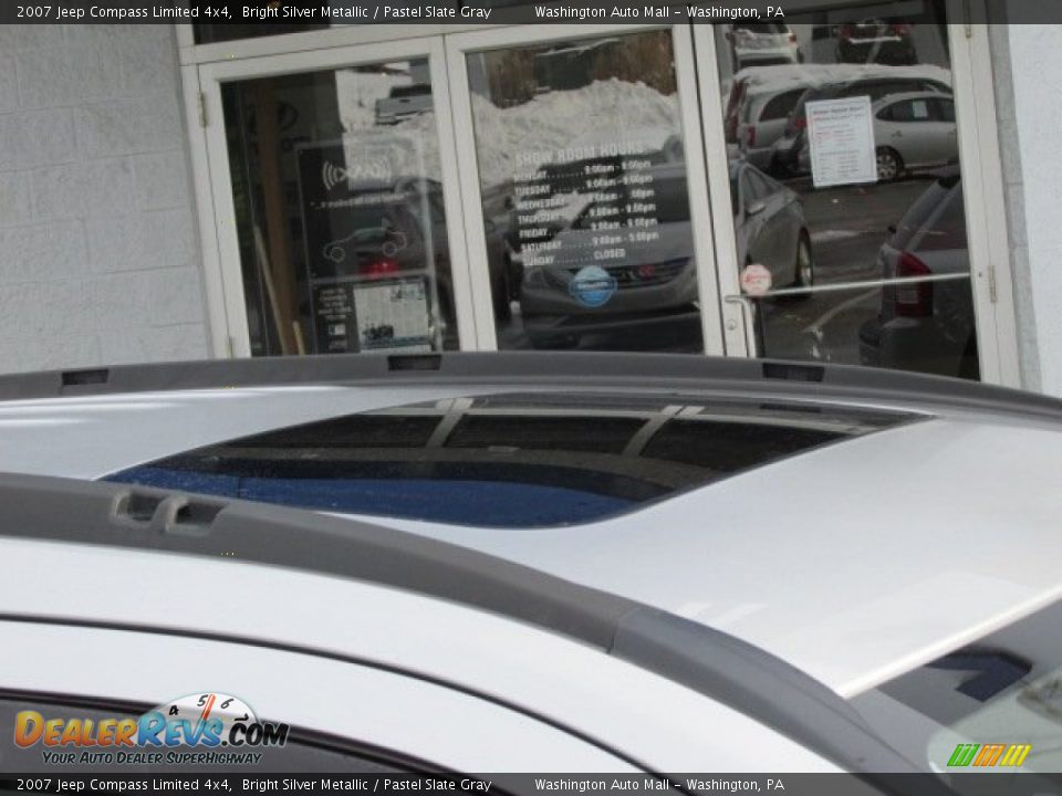 2007 Jeep Compass Limited 4x4 Bright Silver Metallic / Pastel Slate Gray Photo #4