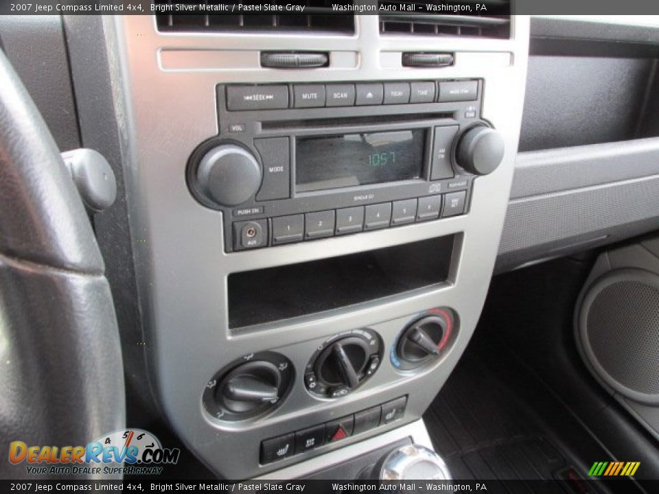 2007 Jeep Compass Limited 4x4 Bright Silver Metallic / Pastel Slate Gray Photo #13