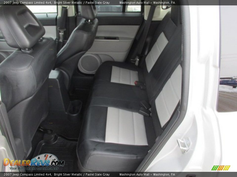 2007 Jeep Compass Limited 4x4 Bright Silver Metallic / Pastel Slate Gray Photo #17