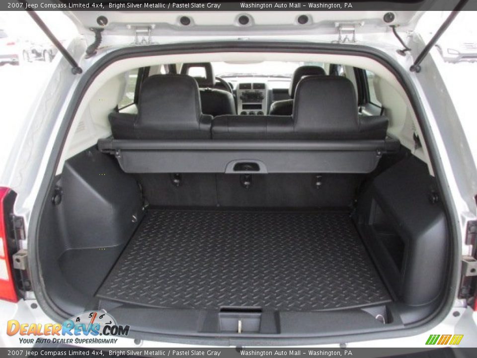 2007 Jeep Compass Limited 4x4 Bright Silver Metallic / Pastel Slate Gray Photo #18