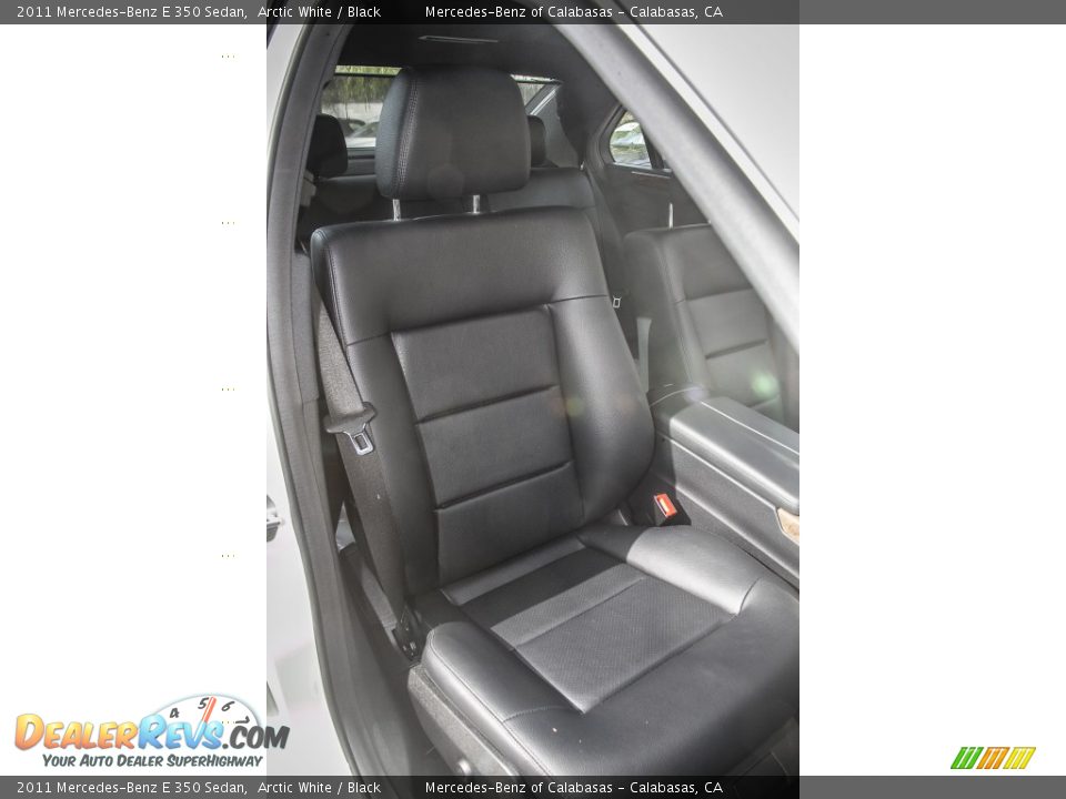 2011 Mercedes-Benz E 350 Sedan Arctic White / Black Photo #24