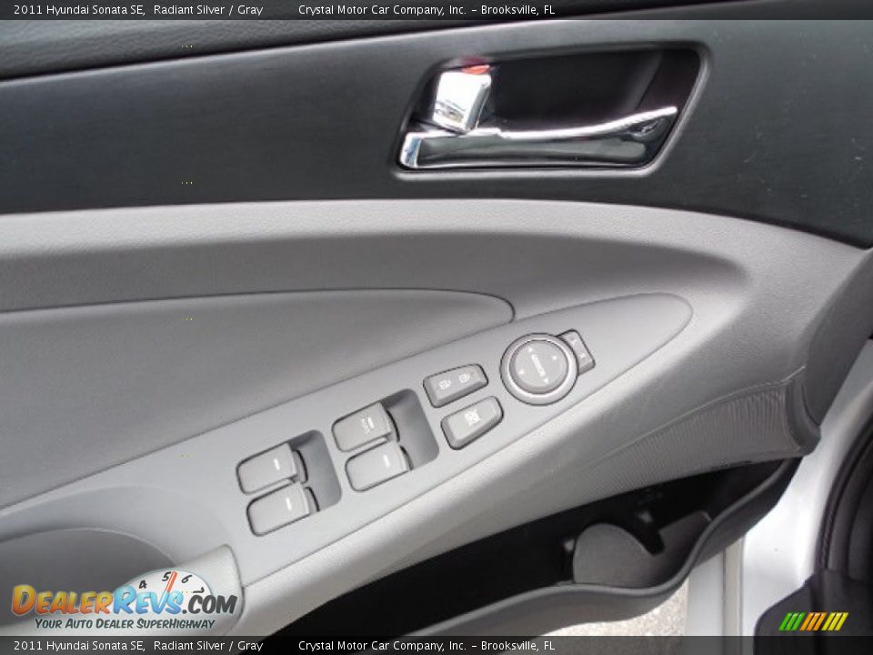 2011 Hyundai Sonata SE Radiant Silver / Gray Photo #17