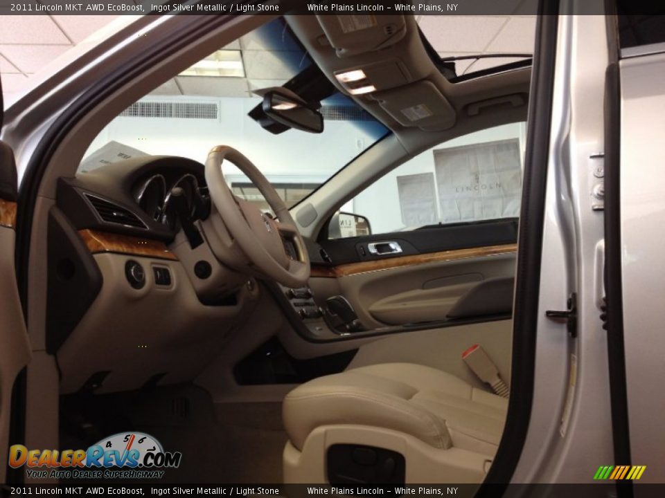 2011 Lincoln MKT AWD EcoBoost Ingot Silver Metallic / Light Stone Photo #11