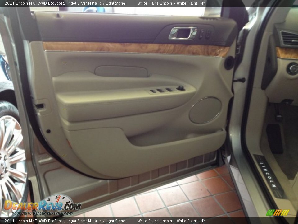 2011 Lincoln MKT AWD EcoBoost Ingot Silver Metallic / Light Stone Photo #12