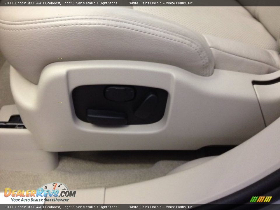 2011 Lincoln MKT AWD EcoBoost Ingot Silver Metallic / Light Stone Photo #15