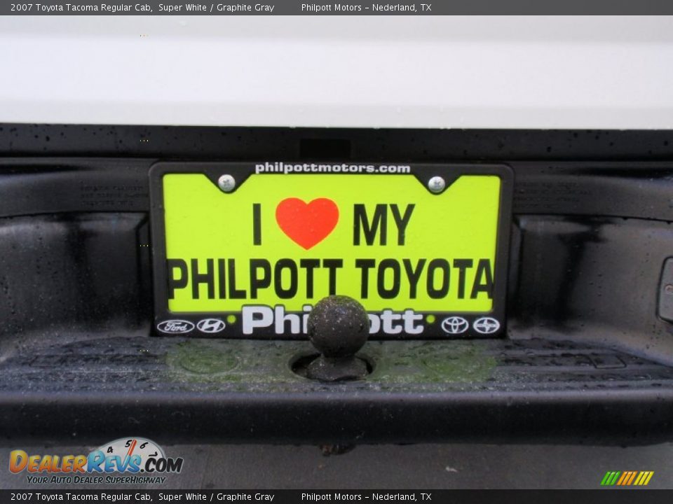 2007 Toyota Tacoma Regular Cab Super White / Graphite Gray Photo #18